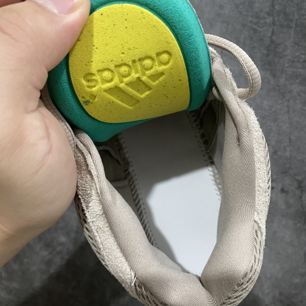 纯原版Yeezy500“TaupeL