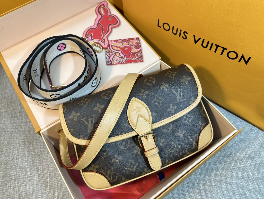 Louis Vuitton LV Diane Bags Handbags AAA Quality Replica
 Monogram Canvas Vintage M45985