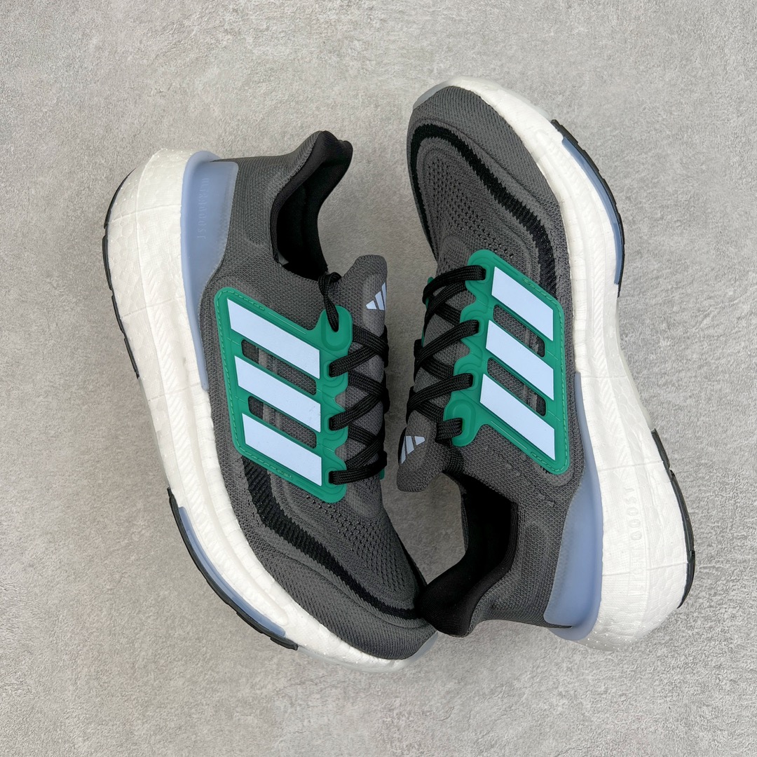 图片[3]-零售💰270 ＃YG纯原 AD Ultra Boost Light UB2023系列低帮袜套式针织透气缓震休闲运动慢跑鞋 HP9203 德国进口巴斯夫大底 全套原纸板楦头开发 原厂特供飞织面配套加持 确保原汁原味 完美呈现版型 一比一还原zp踩屎脚感 原档案底模数据 正确多层组合大底 辰元原厂针织代工 细节还原度极高 独家外贸特供开发至48.5 历经10年不断创新以科技重塑跑步推出全新超轻新科技跑鞋 力求为跑步添活力 搭载LIGHT BOOST中底的新鲜演绎 无论节奏快慢、距离长短 伴你活力畅跑 延续了该系列的设计语言 采用分区编织鞋面 鞋头处网眼孔洞更大 提升透气性 一体式鞋舌 避免运动中出现偏移 实现鞋脚一体性 鞋侧 TPU 材质 有效提供支撑性 镂空的设计 同时减轻整体重量 最明显的则是中底部分 不仅是厚度夸张 大家最熟悉的 Boost 材质终于迎来升级 减重 30% 带来更轻量化的上脚感受 SIZE：39 40 40.5 41 42 42.5 43 44 44.5 45 46 47 48 编码：by2936070-运动鞋