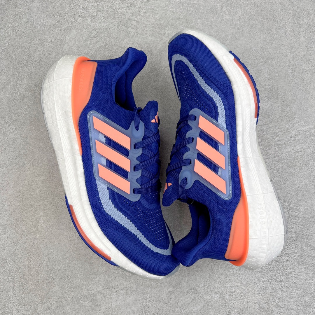 图片[3]-零售💰270 ＃YG纯原 AD Ultra Boost Light UB2023系列低帮袜套式针织透气缓震休闲运动慢跑鞋 HP3343 德国进口巴斯夫大底 全套原纸板楦头开发 原厂特供飞织面配套加持 确保原汁原味 完美呈现版型 一比一还原zp踩屎脚感 原档案底模数据 正确多层组合大底 辰元原厂针织代工 细节还原度极高 独家外贸特供开发至48.5 历经10年不断创新以科技重塑跑步推出全新超轻新科技跑鞋 力求为跑步添活力 搭载LIGHT BOOST中底的新鲜演绎 无论节奏快慢、距离长短 伴你活力畅跑 延续了该系列的设计语言 采用分区编织鞋面 鞋头处网眼孔洞更大 提升透气性 一体式鞋舌 避免运动中出现偏移 实现鞋脚一体性 鞋侧 TPU 材质 有效提供支撑性 镂空的设计 同时减轻整体重量 最明显的则是中底部分 不仅是厚度夸张 大家最熟悉的 Boost 材质终于迎来升级 减重 30% 带来更轻量化的上脚感受 SIZE：39 40 40.5 41 42 42.5 43 44 44.5 45 46 47 48 编码：by2936070-运动鞋