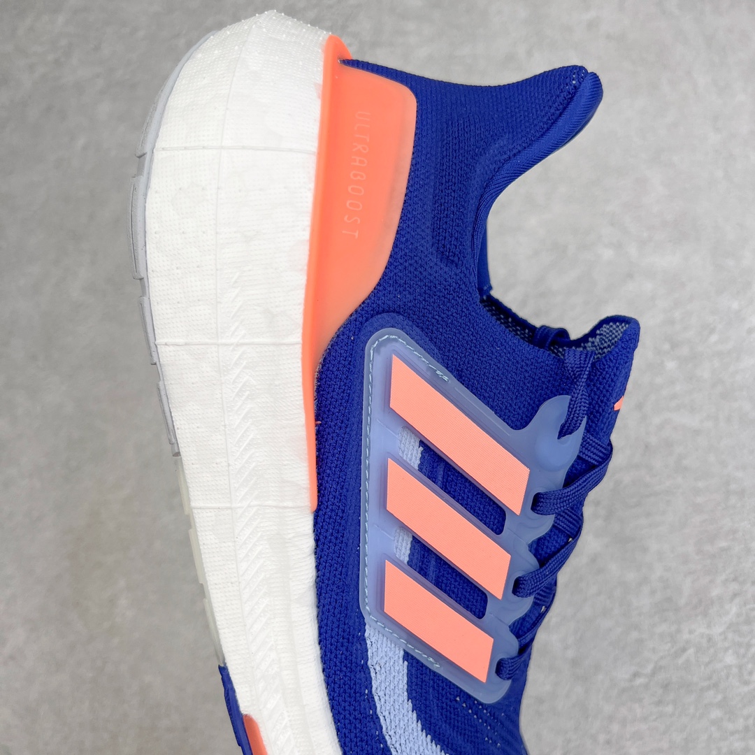 图片[6]-零售💰270 ＃YG纯原 AD Ultra Boost Light UB2023系列低帮袜套式针织透气缓震休闲运动慢跑鞋 HP3343 德国进口巴斯夫大底 全套原纸板楦头开发 原厂特供飞织面配套加持 确保原汁原味 完美呈现版型 一比一还原zp踩屎脚感 原档案底模数据 正确多层组合大底 辰元原厂针织代工 细节还原度极高 独家外贸特供开发至48.5 历经10年不断创新以科技重塑跑步推出全新超轻新科技跑鞋 力求为跑步添活力 搭载LIGHT BOOST中底的新鲜演绎 无论节奏快慢、距离长短 伴你活力畅跑 延续了该系列的设计语言 采用分区编织鞋面 鞋头处网眼孔洞更大 提升透气性 一体式鞋舌 避免运动中出现偏移 实现鞋脚一体性 鞋侧 TPU 材质 有效提供支撑性 镂空的设计 同时减轻整体重量 最明显的则是中底部分 不仅是厚度夸张 大家最熟悉的 Boost 材质终于迎来升级 减重 30% 带来更轻量化的上脚感受 SIZE：39 40 40.5 41 42 42.5 43 44 44.5 45 46 47 48 编码：by2936070-运动鞋