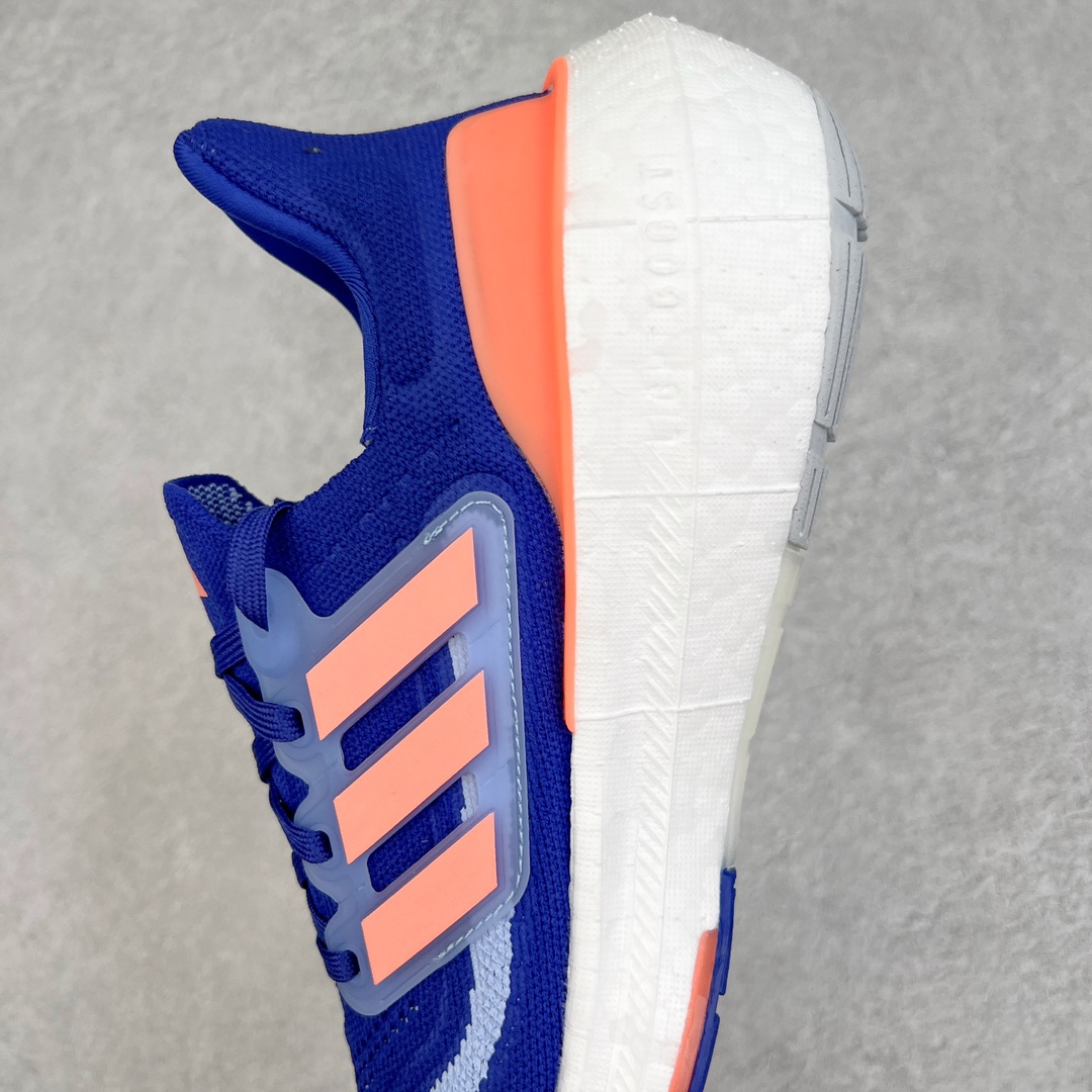 图片[7]-零售💰270 ＃YG纯原 AD Ultra Boost Light UB2023系列低帮袜套式针织透气缓震休闲运动慢跑鞋 HP3343 德国进口巴斯夫大底 全套原纸板楦头开发 原厂特供飞织面配套加持 确保原汁原味 完美呈现版型 一比一还原zp踩屎脚感 原档案底模数据 正确多层组合大底 辰元原厂针织代工 细节还原度极高 独家外贸特供开发至48.5 历经10年不断创新以科技重塑跑步推出全新超轻新科技跑鞋 力求为跑步添活力 搭载LIGHT BOOST中底的新鲜演绎 无论节奏快慢、距离长短 伴你活力畅跑 延续了该系列的设计语言 采用分区编织鞋面 鞋头处网眼孔洞更大 提升透气性 一体式鞋舌 避免运动中出现偏移 实现鞋脚一体性 鞋侧 TPU 材质 有效提供支撑性 镂空的设计 同时减轻整体重量 最明显的则是中底部分 不仅是厚度夸张 大家最熟悉的 Boost 材质终于迎来升级 减重 30% 带来更轻量化的上脚感受 SIZE：39 40 40.5 41 42 42.5 43 44 44.5 45 46 47 48 编码：by2936070-运动鞋