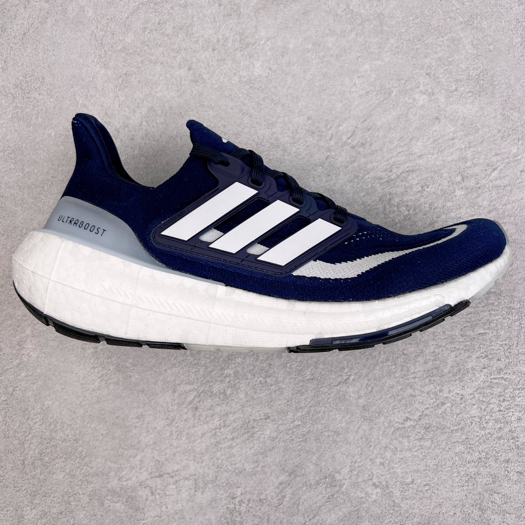 零售💰270 ＃YG纯原 AD Ultra Boost Light UB2023系列低帮袜套式针织透气缓震休闲运动慢跑鞋 HQ6342 德国进口巴斯夫大底 全套原纸板楦头开发 原厂特供飞织面配套加持 确保原汁原味 完美呈现版型 一比一还原zp踩屎脚感 原档案底模数据 正确多层组合大底 辰元原厂针织代工 细节还原度极高 独家外贸特供开发至48.5 历经10年不断创新以科技重塑跑步推出全新超轻新科技跑鞋 力求为跑步添活力 搭载LIGHT BOOST中底的新鲜演绎 无论节奏快慢、距离长短 伴你活力畅跑 延续了该系列的设计语言 采用分区编织鞋面 鞋头处网眼孔洞更大 提升透气性 一体式鞋舌 避免运动中出现偏移 实现鞋脚一体性 鞋侧 TPU 材质 有效提供支撑性 镂空的设计 同时减轻整体重量 最明显的则是中底部分 不仅是厚度夸张 大家最熟悉的 Boost 材质终于迎来升级 减重 30% 带来更轻量化的上脚感受 SIZE：39 40 40.5 41 42 42.5 43 44 44.5 45 46 47 48 编码：by2936070-运动鞋