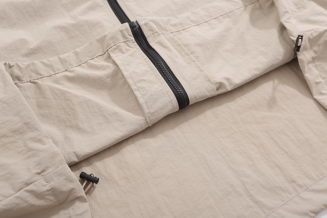 “Waterproof Autumn-Fruit Hoodie: Essentials FOG Collection Details” - 图片 8