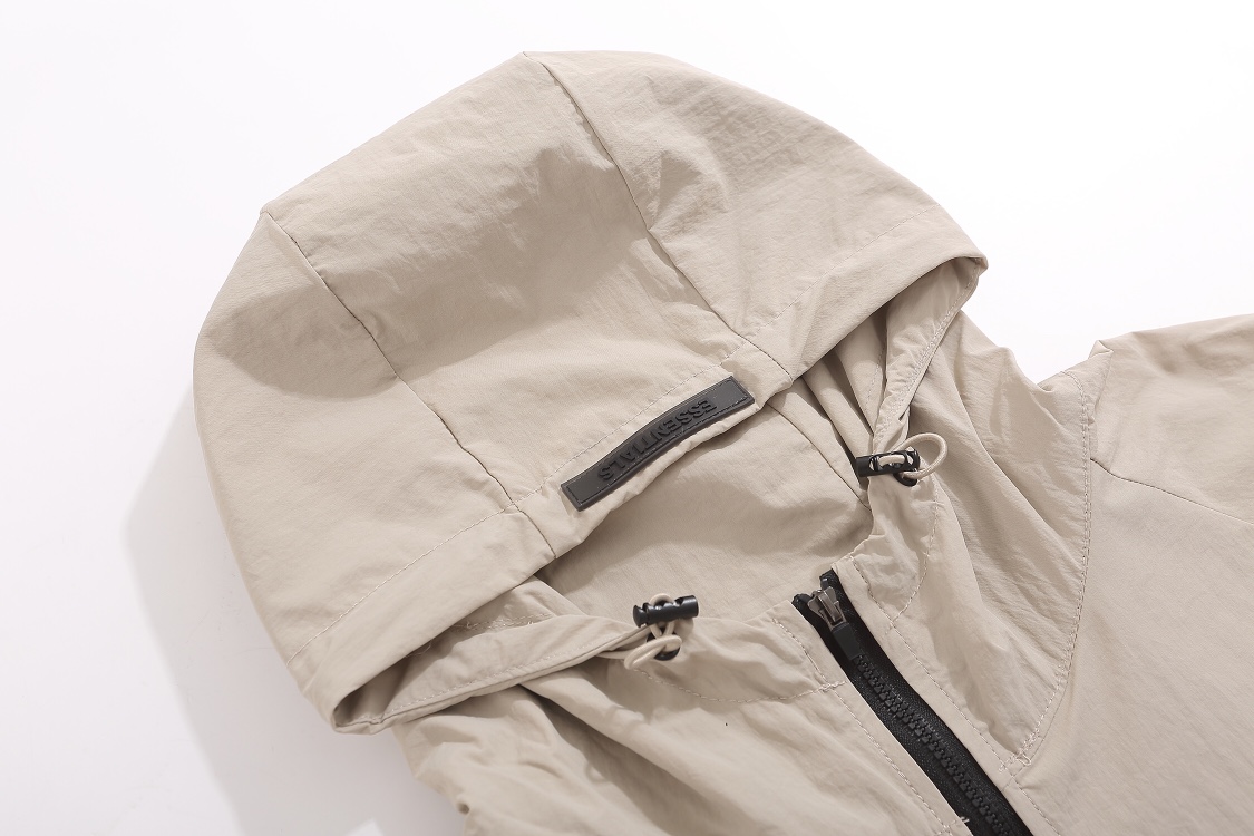 “Waterproof Autumn-Fruit Hoodie: Essentials FOG Collection Details” - 图片 7