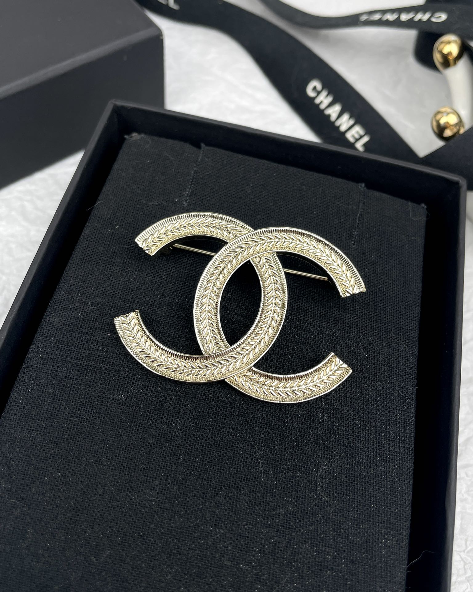 NO:101113,Ch@nel Xiaoxiang Relief Wheat Ear Brooch, Chanel Brooch, Chanel Brooch, Brooch, Brooch, Brooch19860909Ch@nel小香浮雕麦穗胸针,香奈儿胸针,chanel,brooch，breastpin,Jewelry