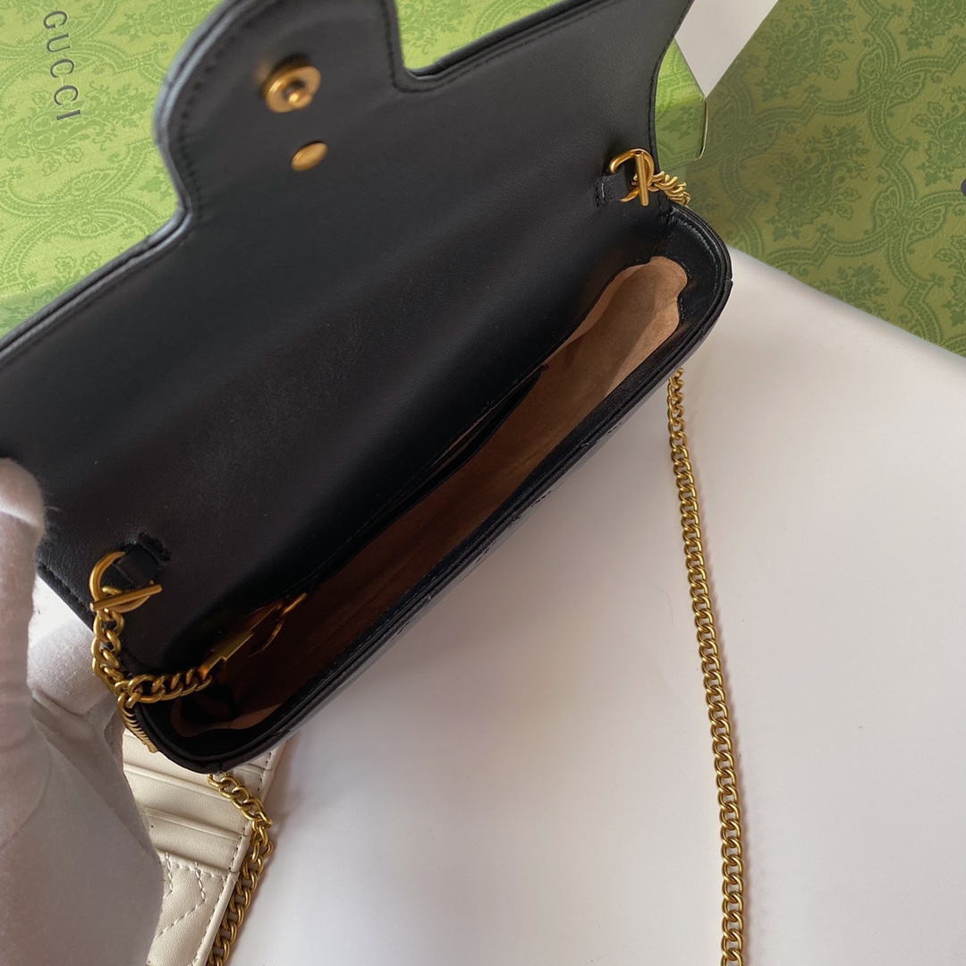 Gucci GG Marmont トートバッグ - ブラックレザー & ゴールドアクセント