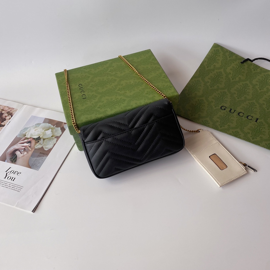 Gucci GG Marmont トートバッグ - ブラックレザー & ゴールドアクセント