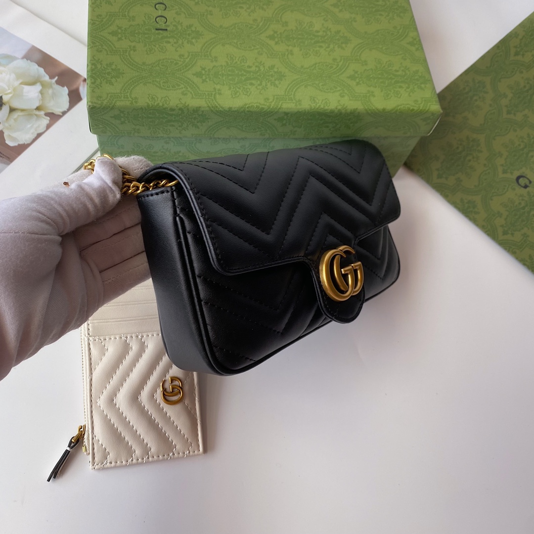 Gucci GG Marmont トートバッグ - ブラックレザー & ゴールドアクセント