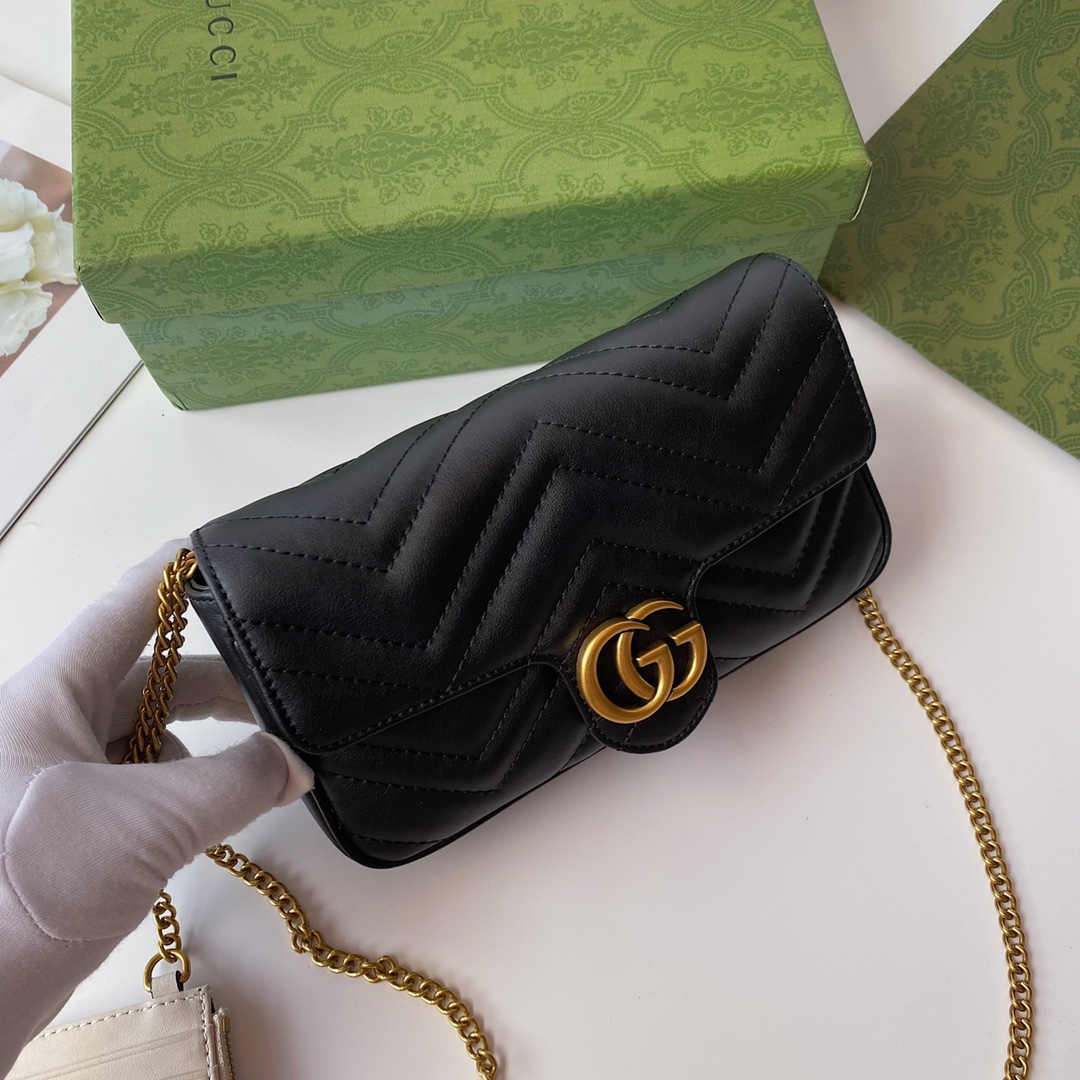 Gucci GG Marmont トートバッグ - ブラックレザー & ゴールドアクセント