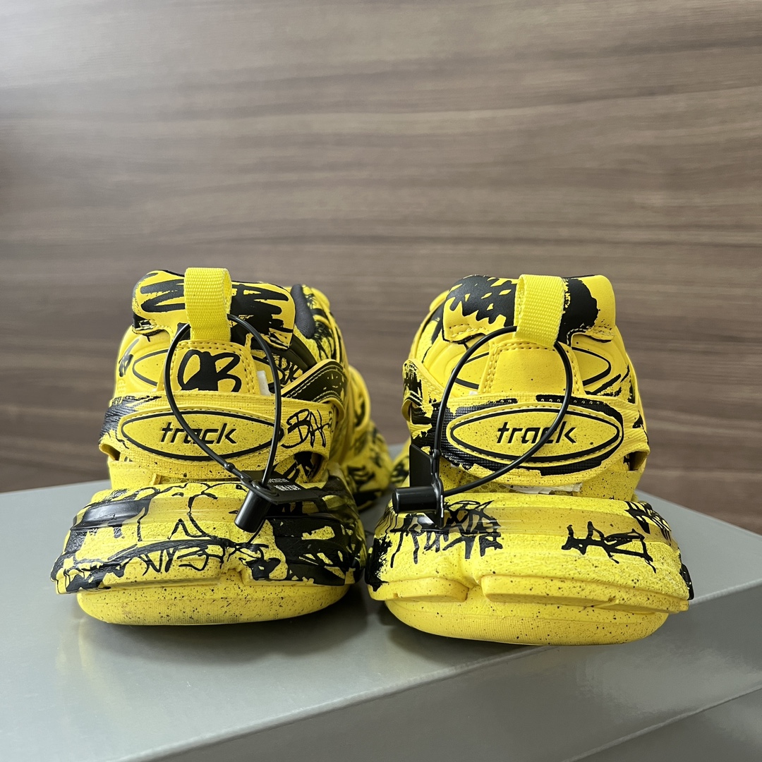 Hermès 巴黎世家3 0 涂鸦三代户外概念鞋 Balenciaga Sneaker Tess s