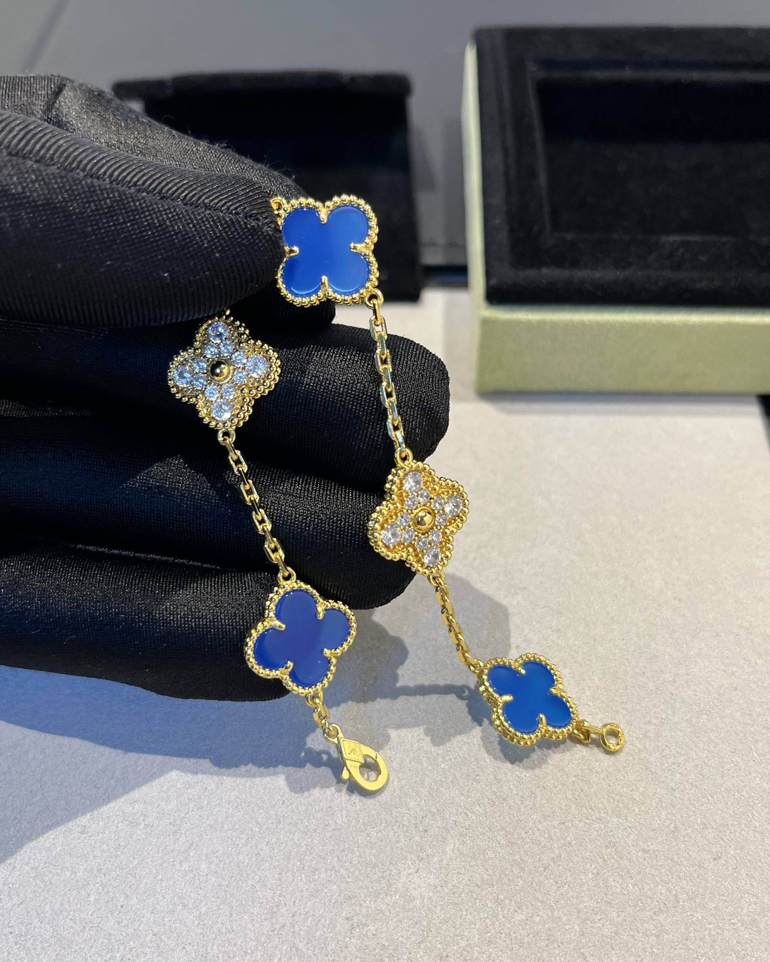 Van Cleef & Arpels 新品vca 蓝玉髓间钻五花手链 黄金色
