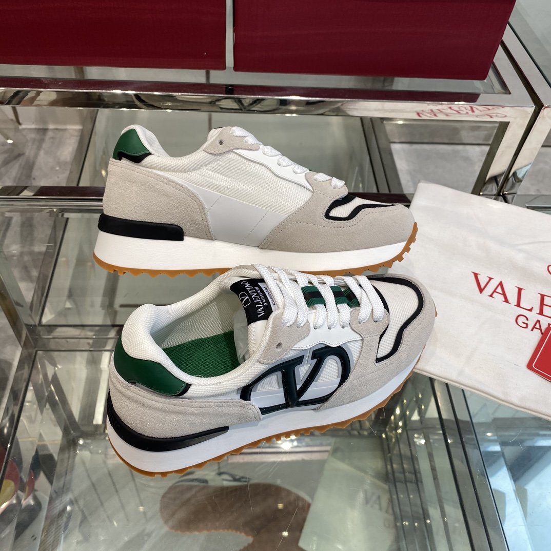 Valentino新款运动鞋️️经典