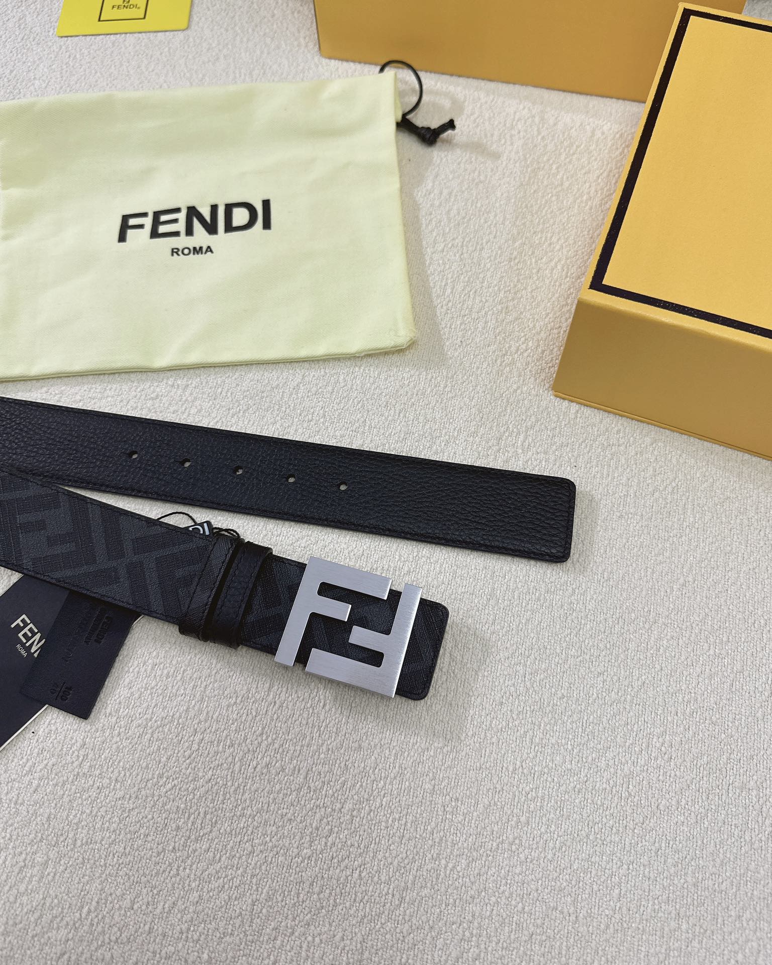 FENDI皮带双面可用长度可以自由选