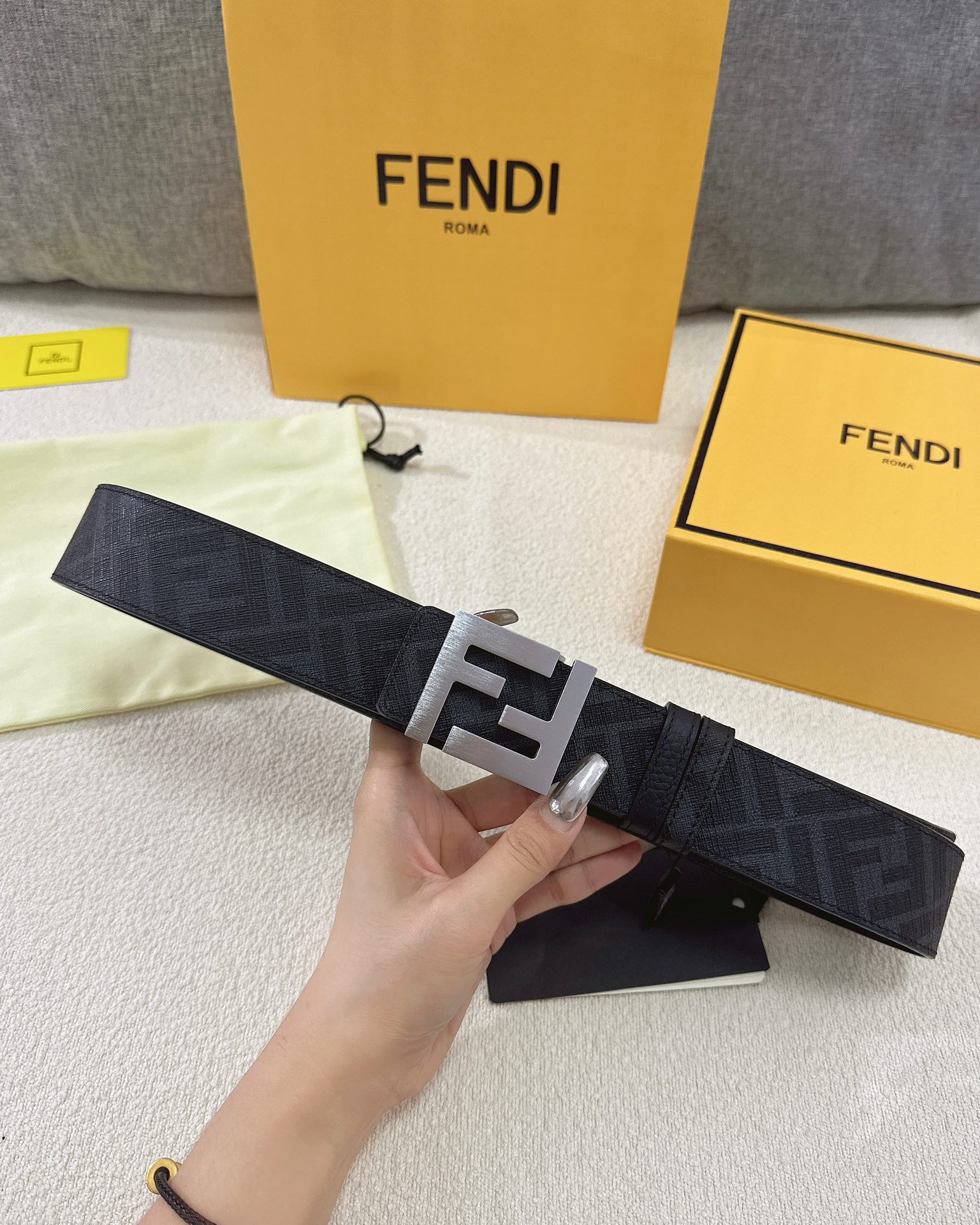 FENDI皮带双面可用长度可以自由选