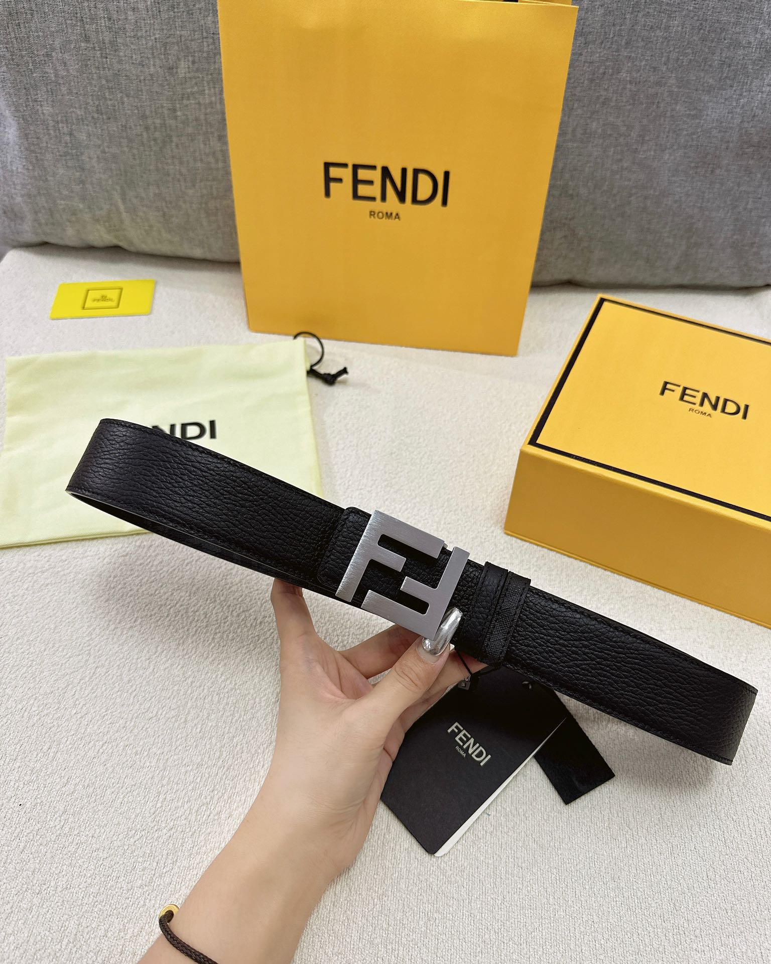 FENDI皮带双面可用长度可以自由选