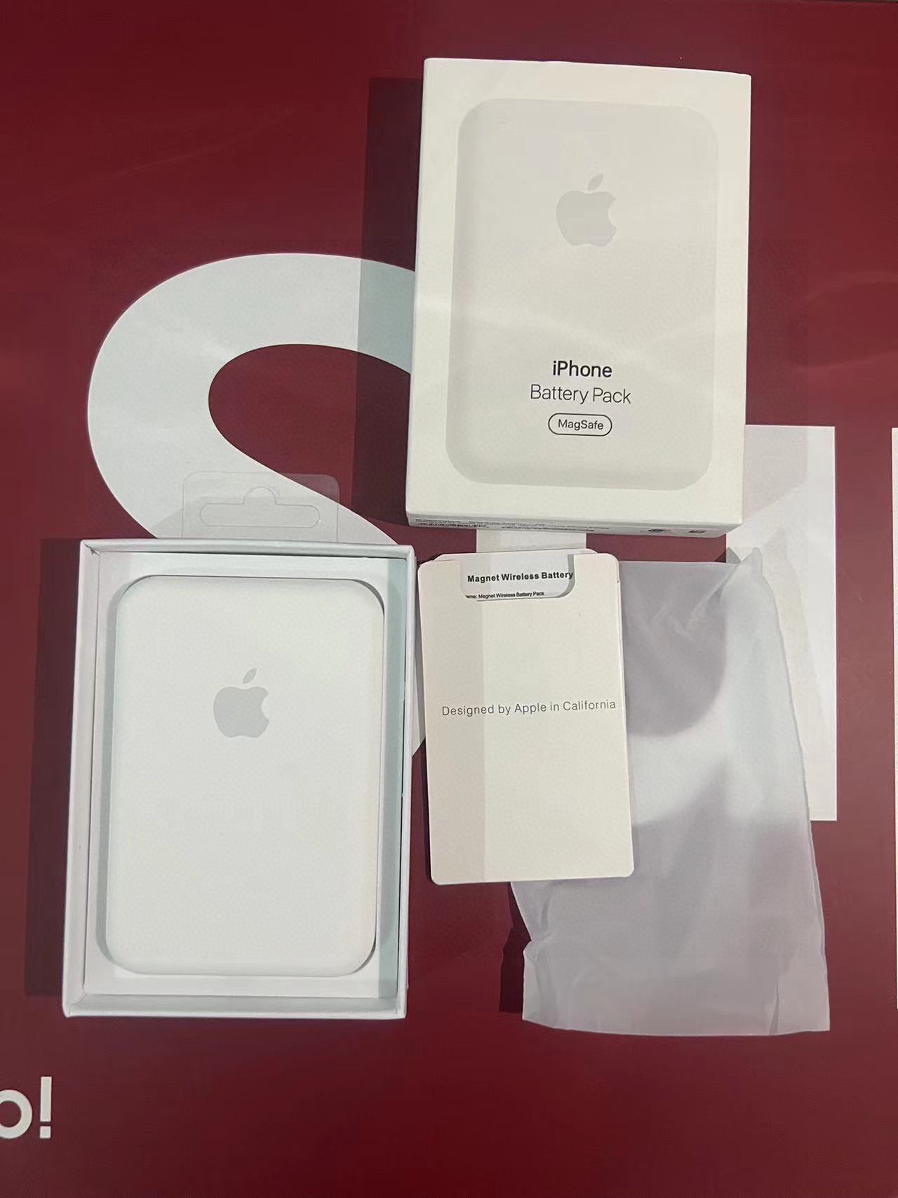 供货价:37💰『苹果充电宝 』华强北终瑞供应,独家实拍素材,保证48小时物流,
源头供应独家实拍，⚠️售后要扣除包装费用如果有损坏的情况下哦（售后要扣除5运费5包装费哦）
超高颜值充电宝！方便携带小巧轻便！小体积大容量！这么小的体积居然有5000毫安！出门随身携带！放在包里也完全不占地方 ～自带高级感！

 Apple Lightning输入：5V/2A 磁吸无限输出：10W！尺寸：长度96*宽度64*厚度11.5mm容量：5000毫安额定容量: 1460净重量：105g毛重量：150g