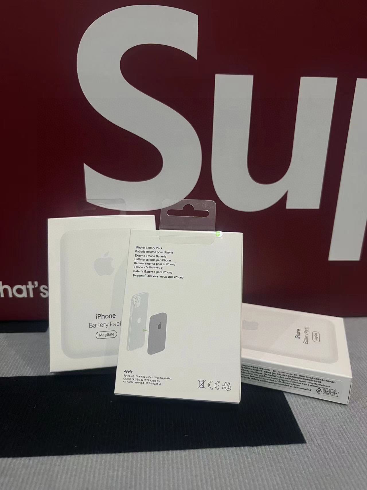 供货价:37💰『苹果充电宝 』华强北终瑞供应,独家实拍素材,保证48小时物流,
源头供应独家实拍，⚠️售后要扣除包装费用如果有损坏的情况下哦（售后要扣除5运费5包装费哦）
超高颜值充电宝！方便携带小巧轻便！小体积大容量！这么小的体积居然有5000毫安！出门随身携带！放在包里也完全不占地方 ～自带高级感！

 Apple Lightning输入：5V/2A 磁吸无限输出：10W！尺寸：长度96*宽度64*厚度11.5mm容量：5000毫安额定容量: 1460净重量：105g毛重量：150g