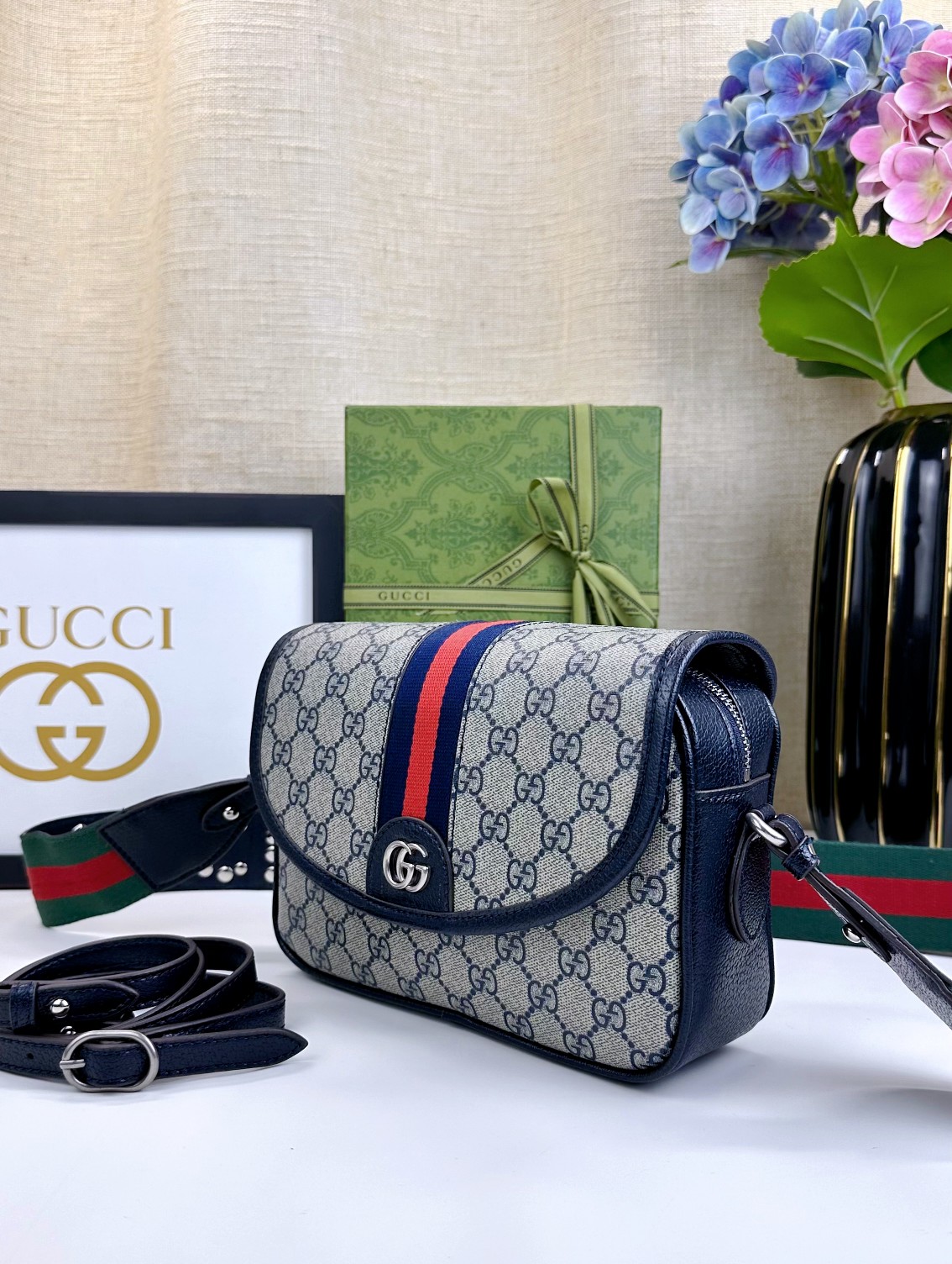 GUCCI Ophidia迷你GG肩背包 - パンクスタイルの魅力