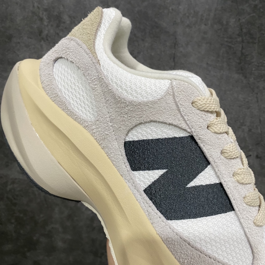 图片[7]-【纯原版】AURALEE x New Balance Warped Runner NB新百伦联名低帮复古老爹风休闲运动慢跑鞋原楦开发版型 采用环保纤维革拼接透气网眼衬垫织物鞋面材质 T-Beam大底提供足步弓支撑 保持步态稳定后跟搭载外露缓震胶 破坏解构做旧有内味了 以极简主义美学闻名的日本时尚品牌 AURALEE 在巴黎时装周 2024 年春夏时装秀上推出了与 New Balance 的全新合作鞋款 Warped Runner 采用网布和奢华绒面革覆盖层 侧面的同色系「N」标志是对 New Balance 品牌的微妙致敬 同时配有同色系模压 FuelCell 泡沫中底和橡胶外底 此次合作是两个品牌共同致力于简约设计的完美典范 是日常穿着的绝佳选择  尺码：35.5 36 37 37.5 38 38.5 39.5 40 40.5 41.5 42 42.5 43 44 45 46-莆田鞋批发中心