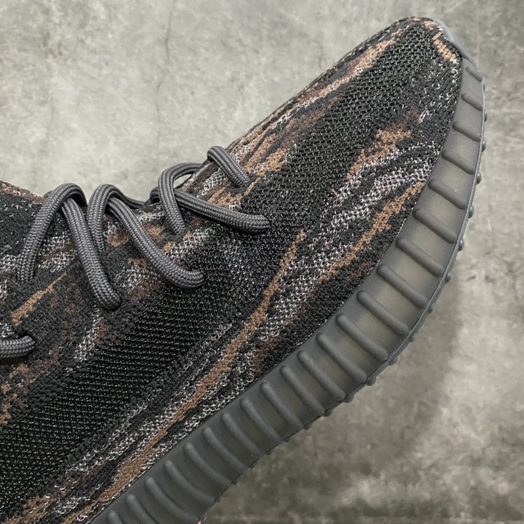 纯原版Yeezy350V2暗黑暴龙兽