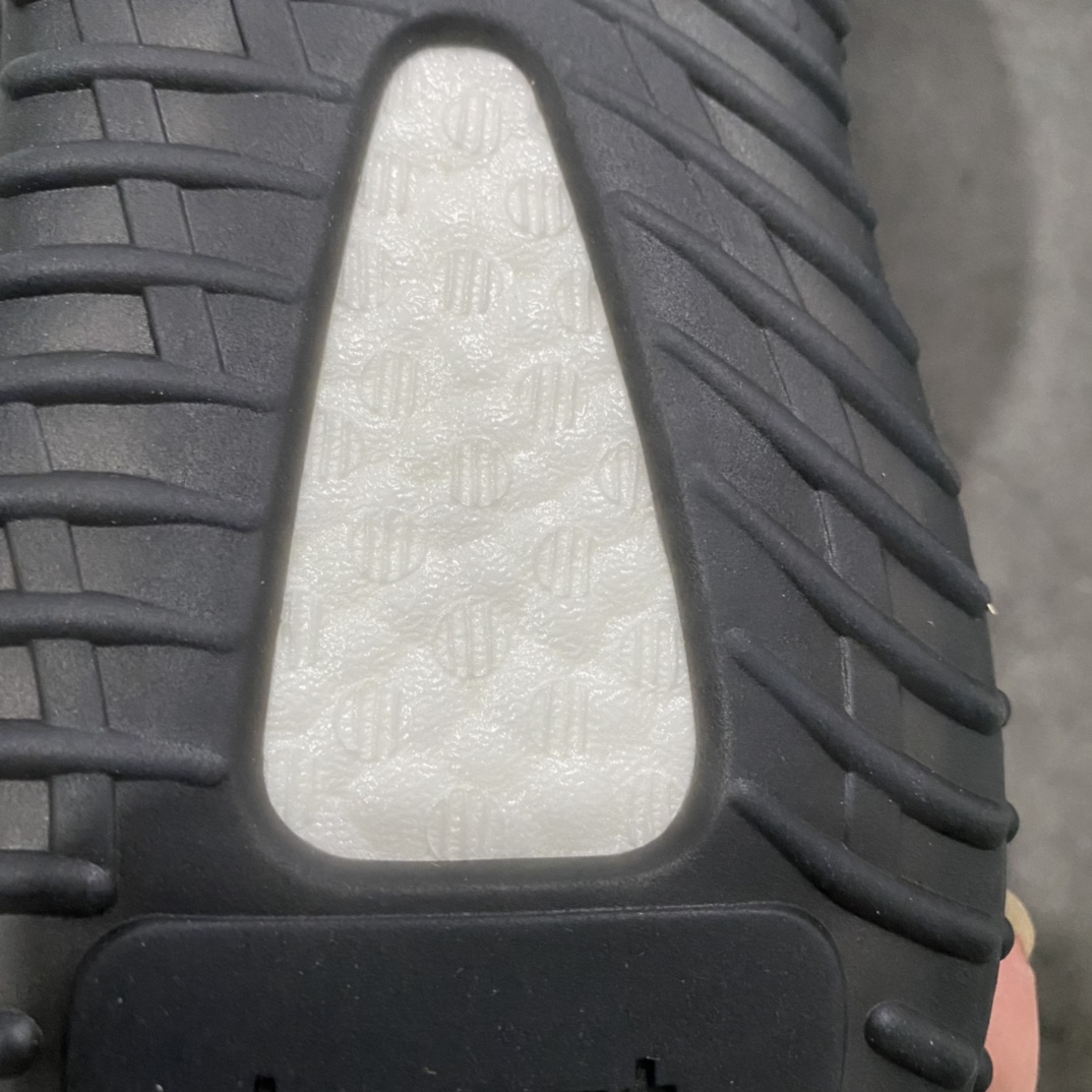 纯原版本Yeezy350V2暗黑暴龙