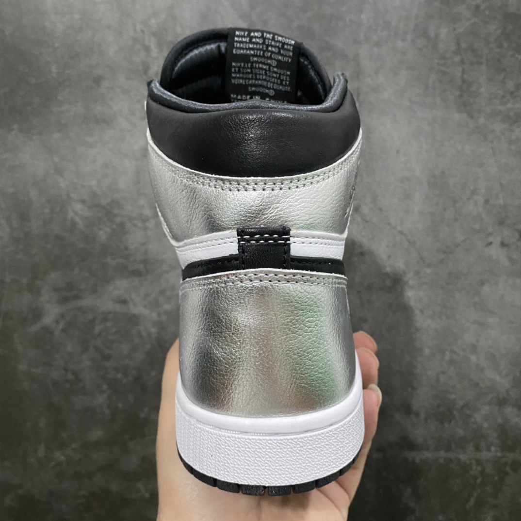 图片[4]-【JS纯原】Air Jordan 1 Retro High AJ1黑银脚趾高帮CD0461-001n原鞋原楦头纸板开发n鞋型后跟收腰弧度完美 原厂Prime Asia皮料打造正确鞋垫背胶 飞翼3D高频深度立体原厂配件 钢印齐全 高价零售首选版本 尺码：40-48-莆田鞋批发中心