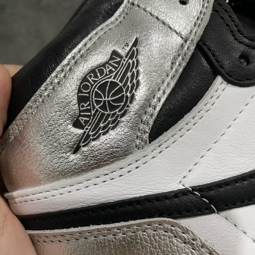 图片[2]-【JS纯原】Air Jordan 1 Retro High AJ1黑银脚趾高帮CD0461-001n原鞋原楦头纸板开发n鞋型后跟收腰弧度完美 原厂Prime Asia皮料打造正确鞋垫背胶 飞翼3D高频深度立体原厂配件 钢印齐全 高价零售首选版本 尺码：40-48-莆田鞋批发中心