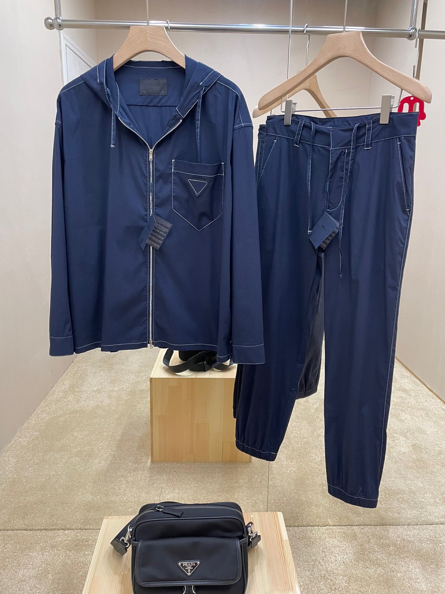 路易威登 Louis Vuitton 高定典藏名品高定成衣时装外套连衣裙衬衫T恤 #E8C585D9 2