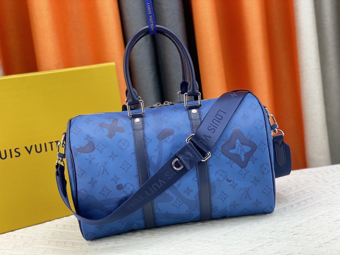 P330   M22765全皮 M46655克花 本款 Keepall 35旅行袋为 Monogram Shadow 皮革铺陈全幅