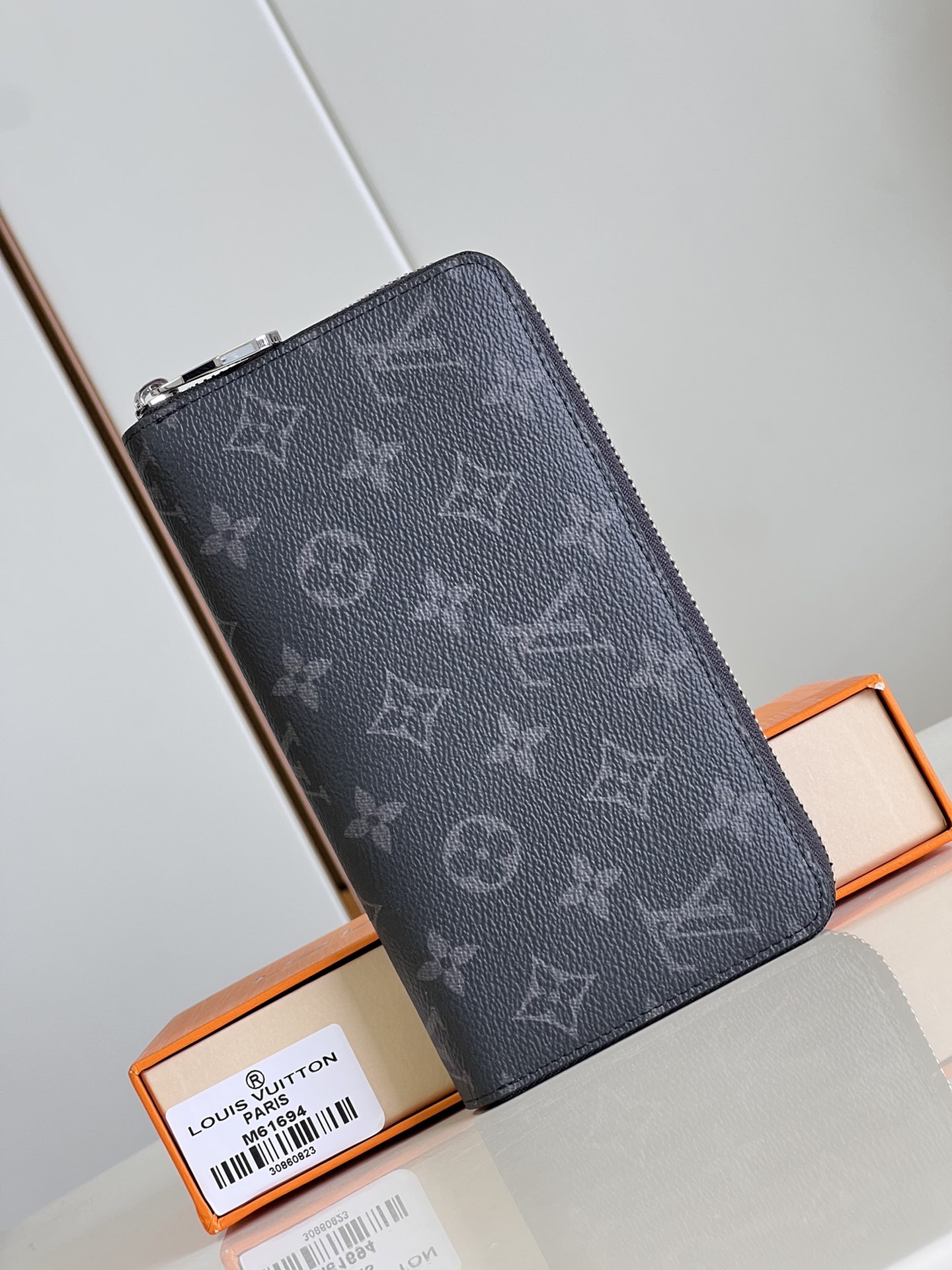 NO:400399,【Exclusive real photo M61694 black flower】This practical Monogram canvas ZIPPY wallet with zipper opening and closing, can hold banknotes, change and ID cards, etc. 19 x 10 x 1 cm (Length x Height x Width) NS.260, LV [Original leather], louis vuitton, wallets19860909【独家实拍 M61694黑花】这款设计实用的Monogram帆布ZIPPY钱包以拉链开合,可装纸币,零钱和证件等.19 x 10 x 1 cm (长 x 高 x 宽) NS.260,LV【原厂皮】,louis vuitton,wallets,Bag