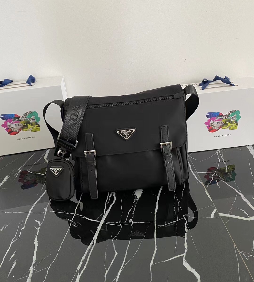 p700 ポストマンバッグ サフィアーノレザー 調整可能