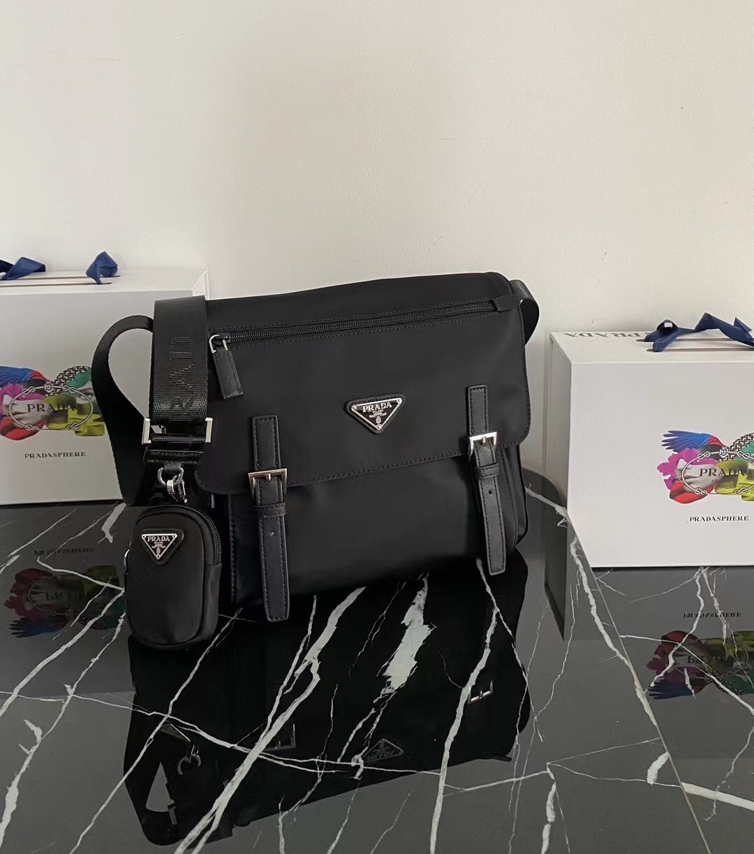 p700 ポストマンバッグ サフィアーノレザー 調整可能