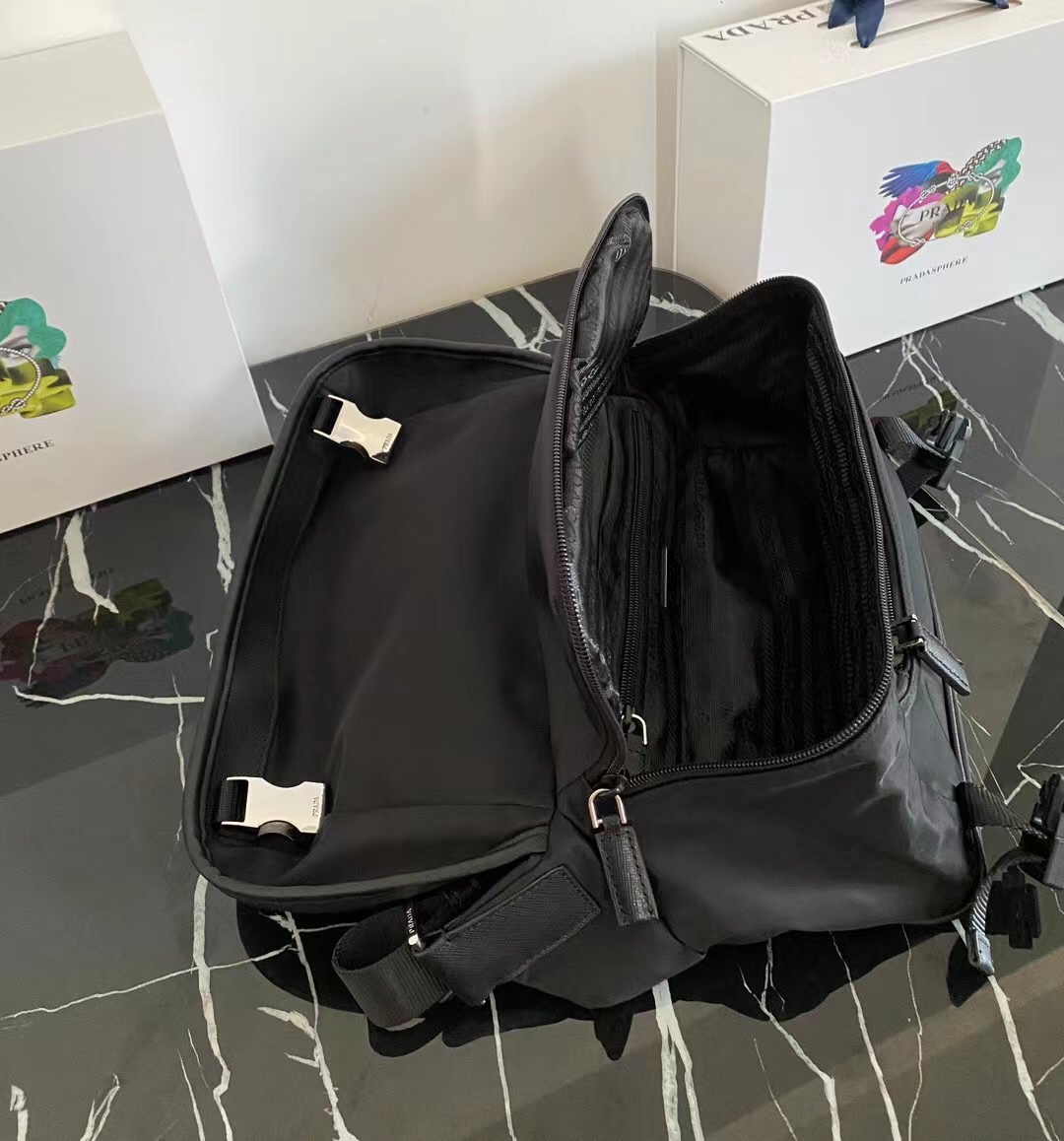 P ブランド クラシック メッセンジャーバッグ ショルダー