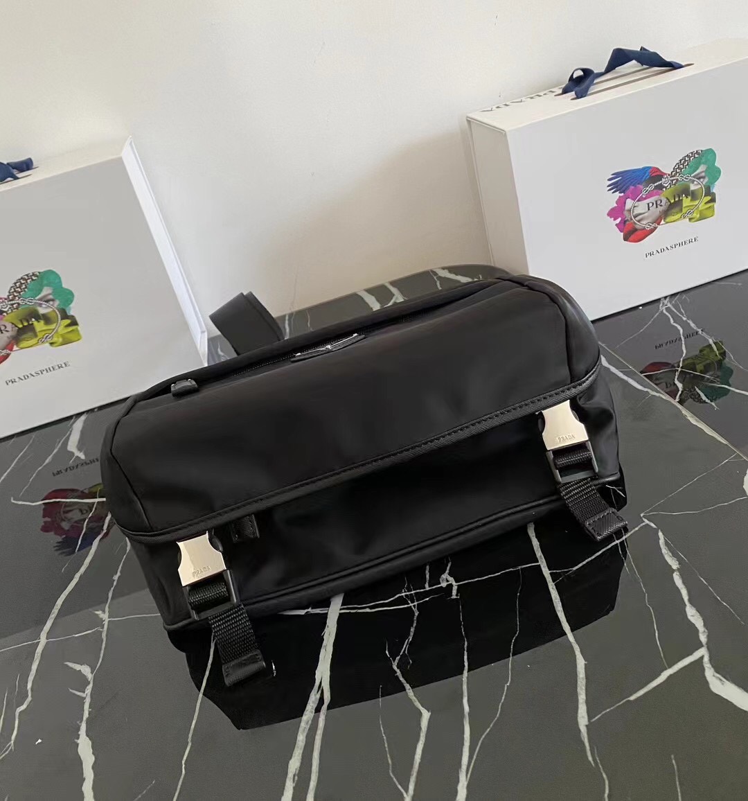 P ブランド クラシック メッセンジャーバッグ ショルダー