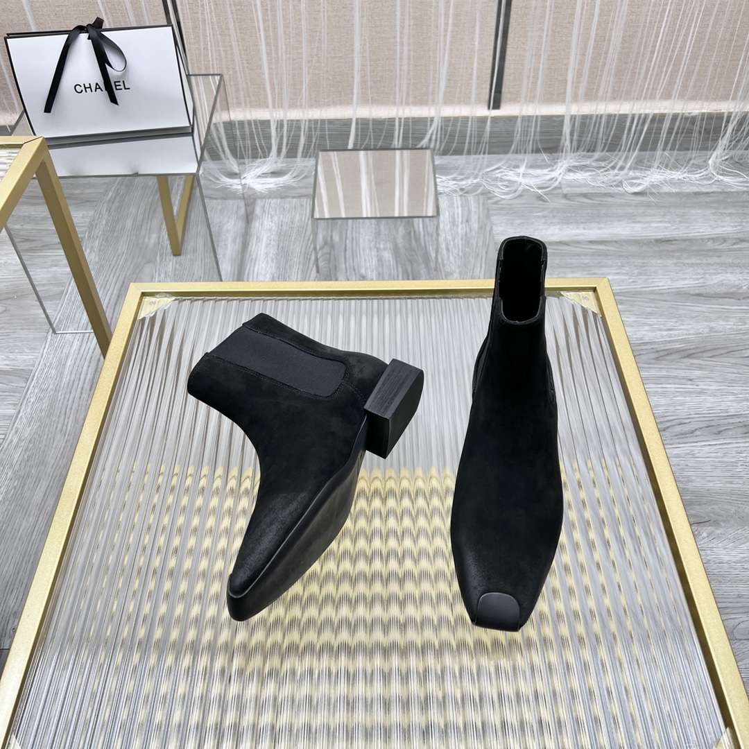 UMA WANG Ballet Boots: Classic, Comfortable, Strong in Ballet Art - 图片 3