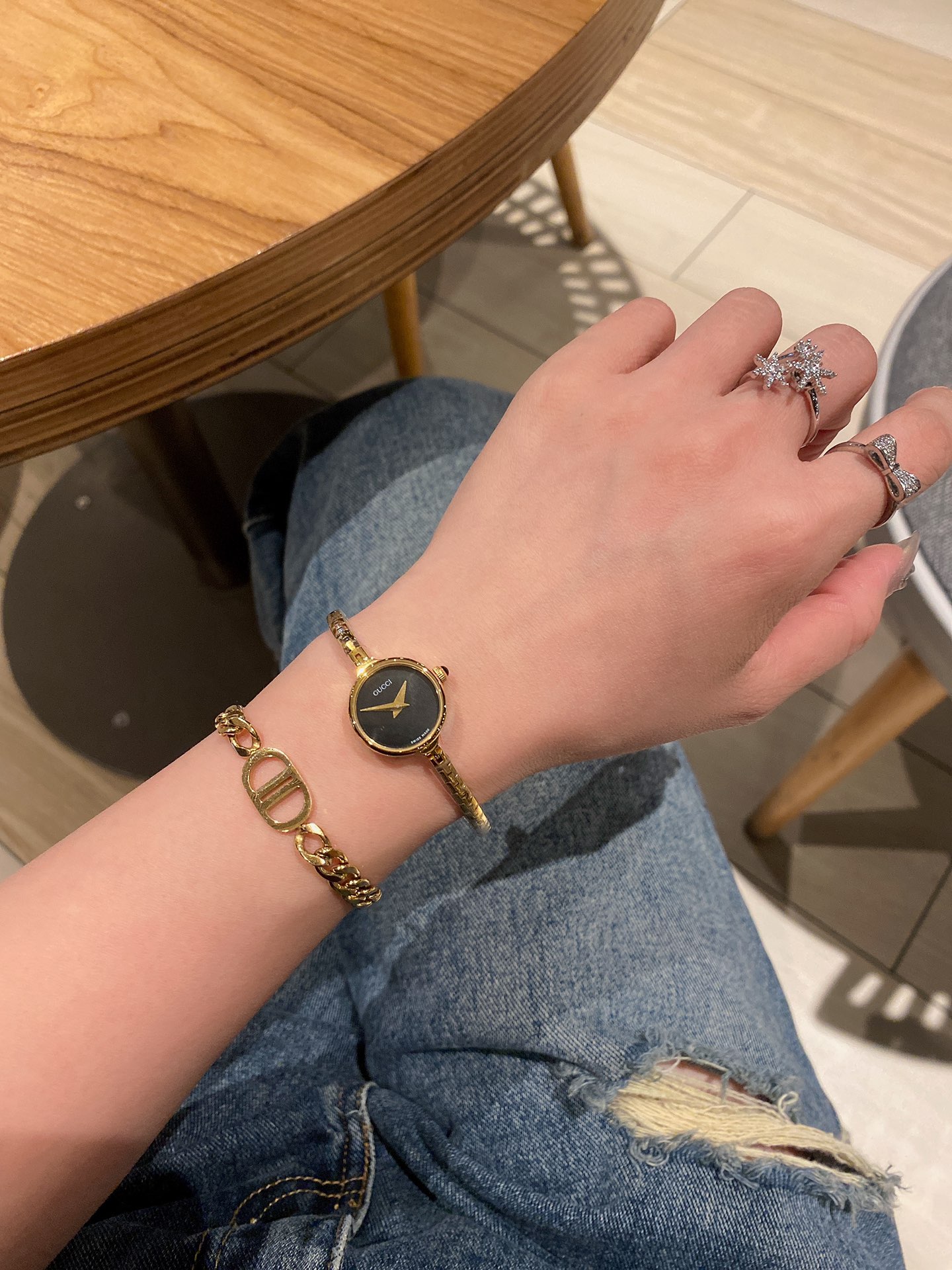 Vintage Japanese Watch Collection: Timeless Elegance in 693 Characters - 图片 3