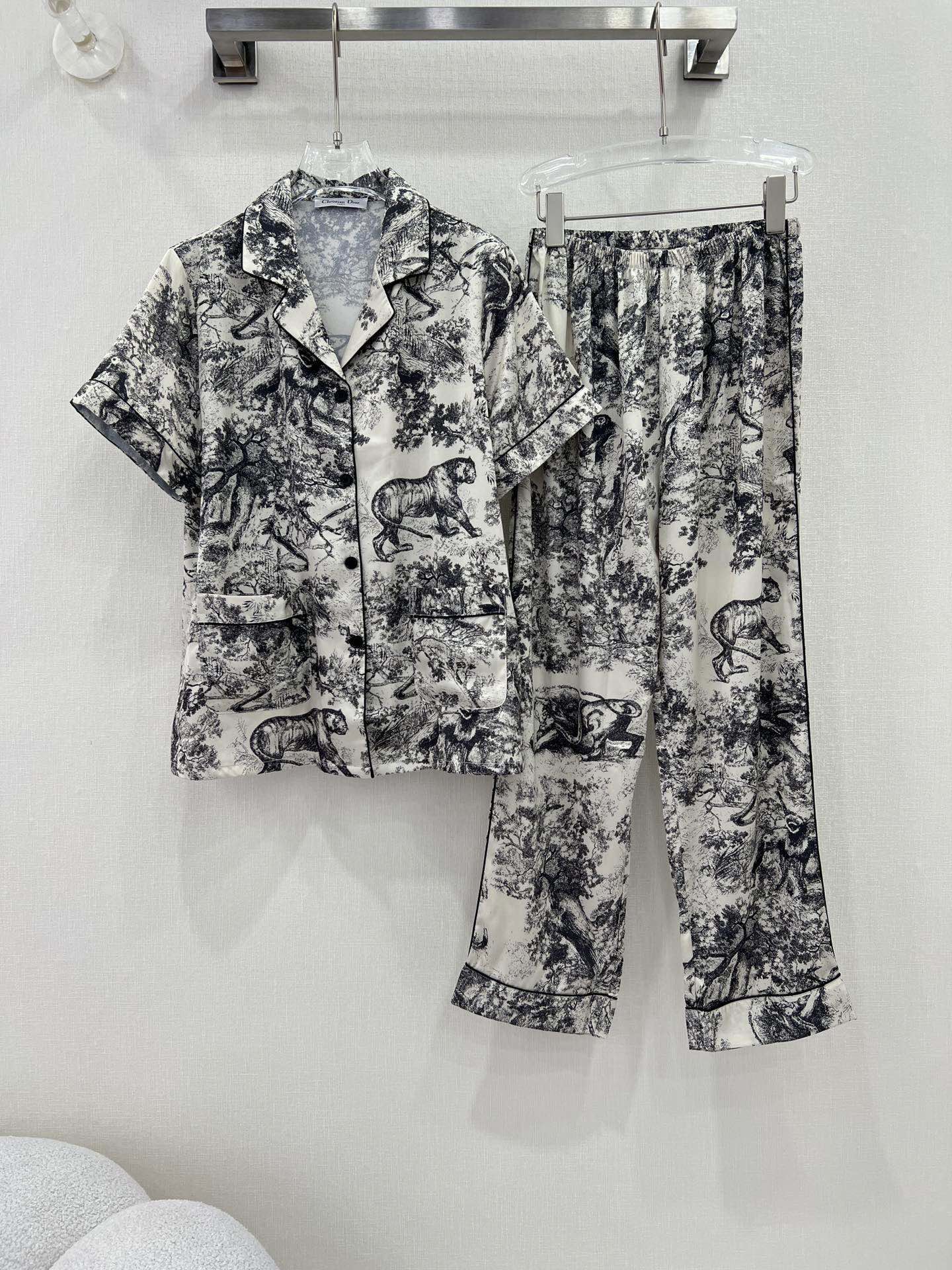 Dior Clothing Pajamas Pants & Trousers Find replica
 Printing Summer Collection