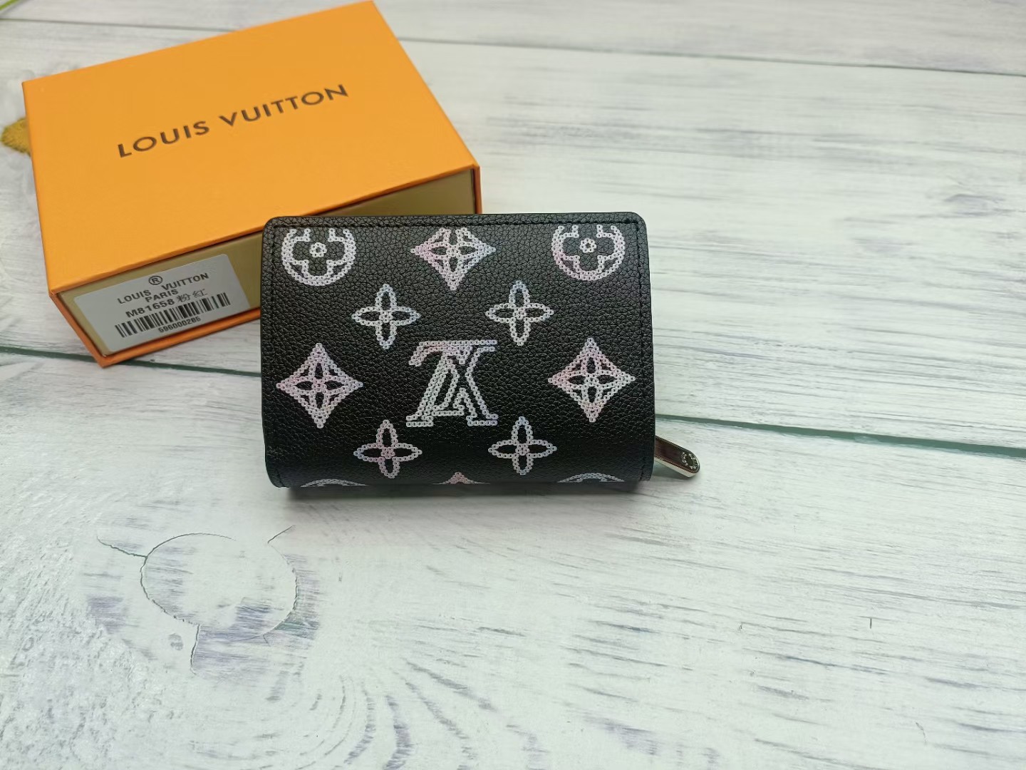 Mahina Clea Wallet - Texture Detail