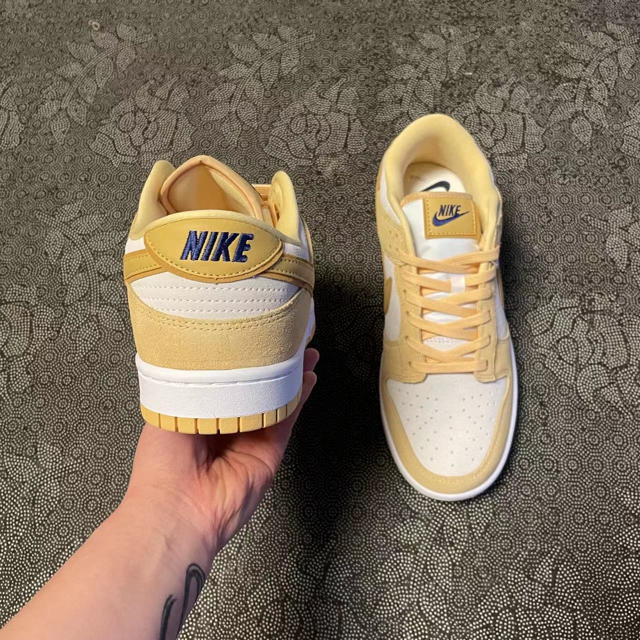 ? Nike Dunk Low 