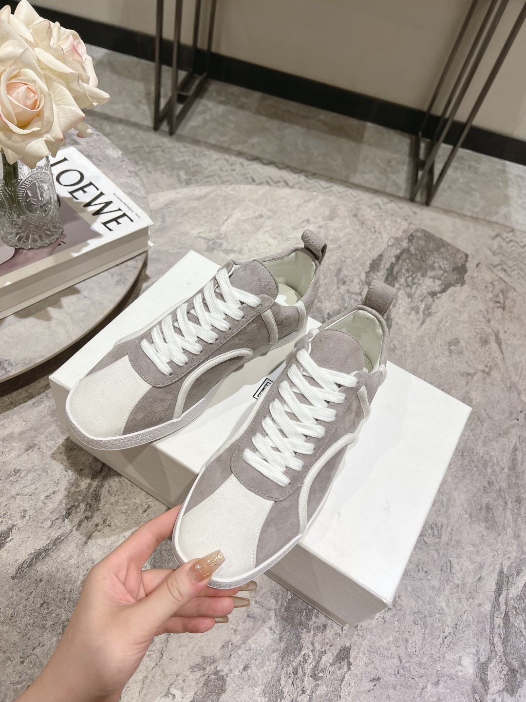 “Toteme’s New Recreational Shoes: Stylish Comfort at $675” - 图片 8