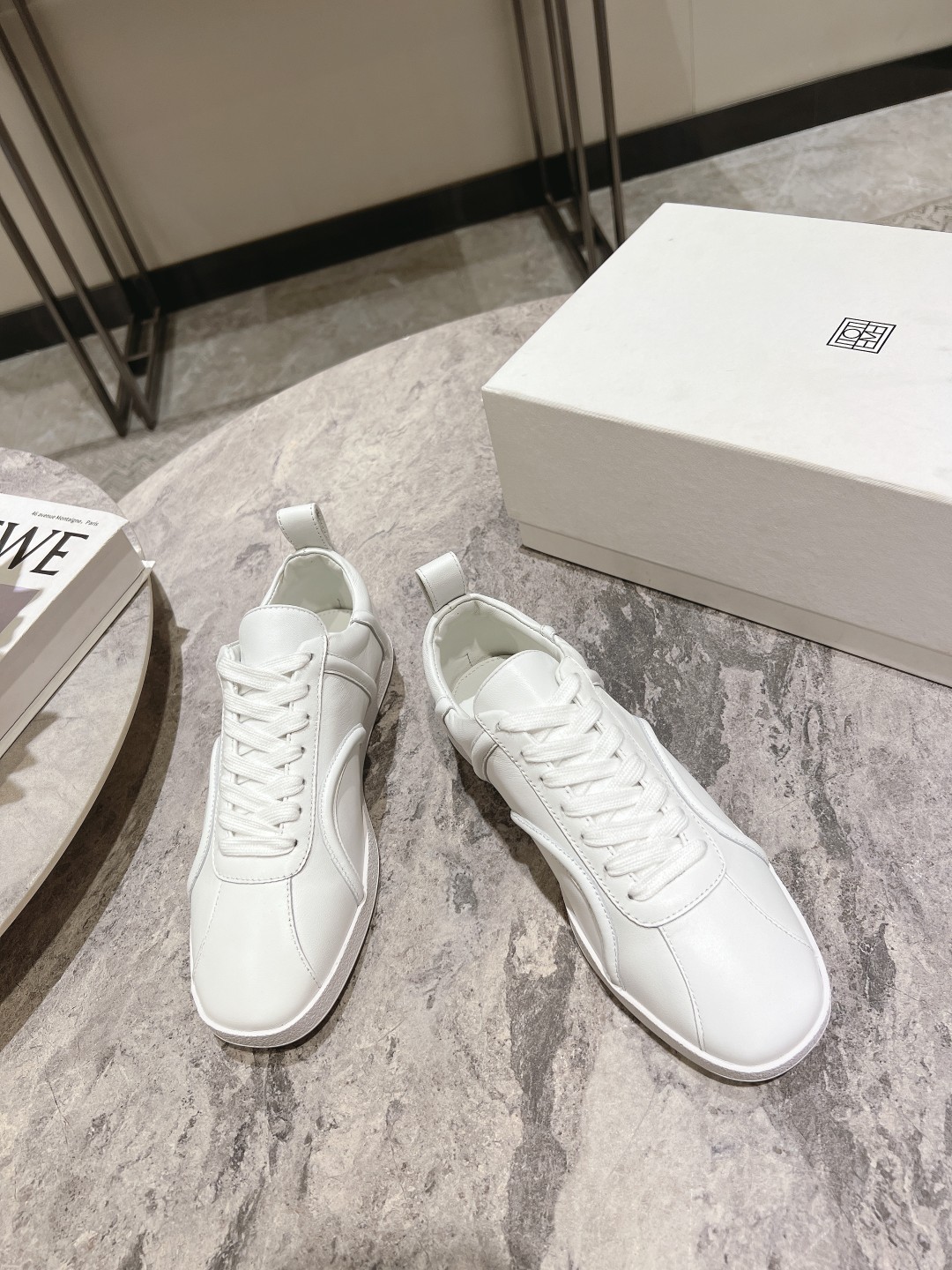 “Toteme’s New Recreational Shoes: Stylish Comfort at $675” - 图片 2