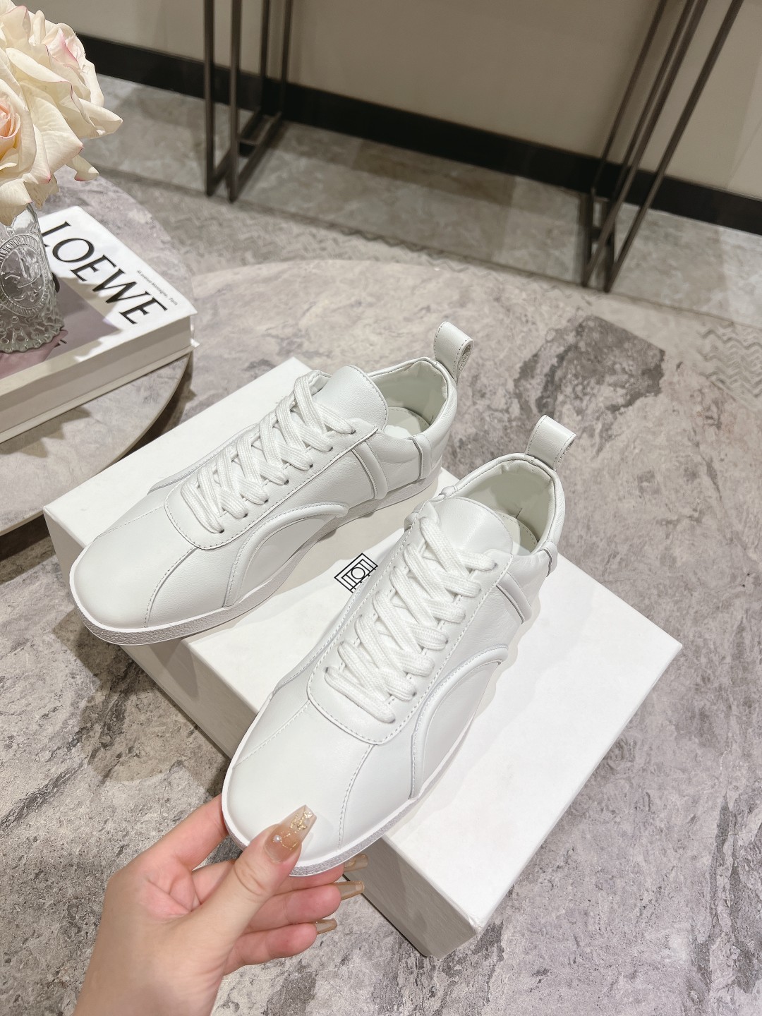 “Toteme’s New Recreational Shoes: Stylish Comfort at $675” - 图片 5