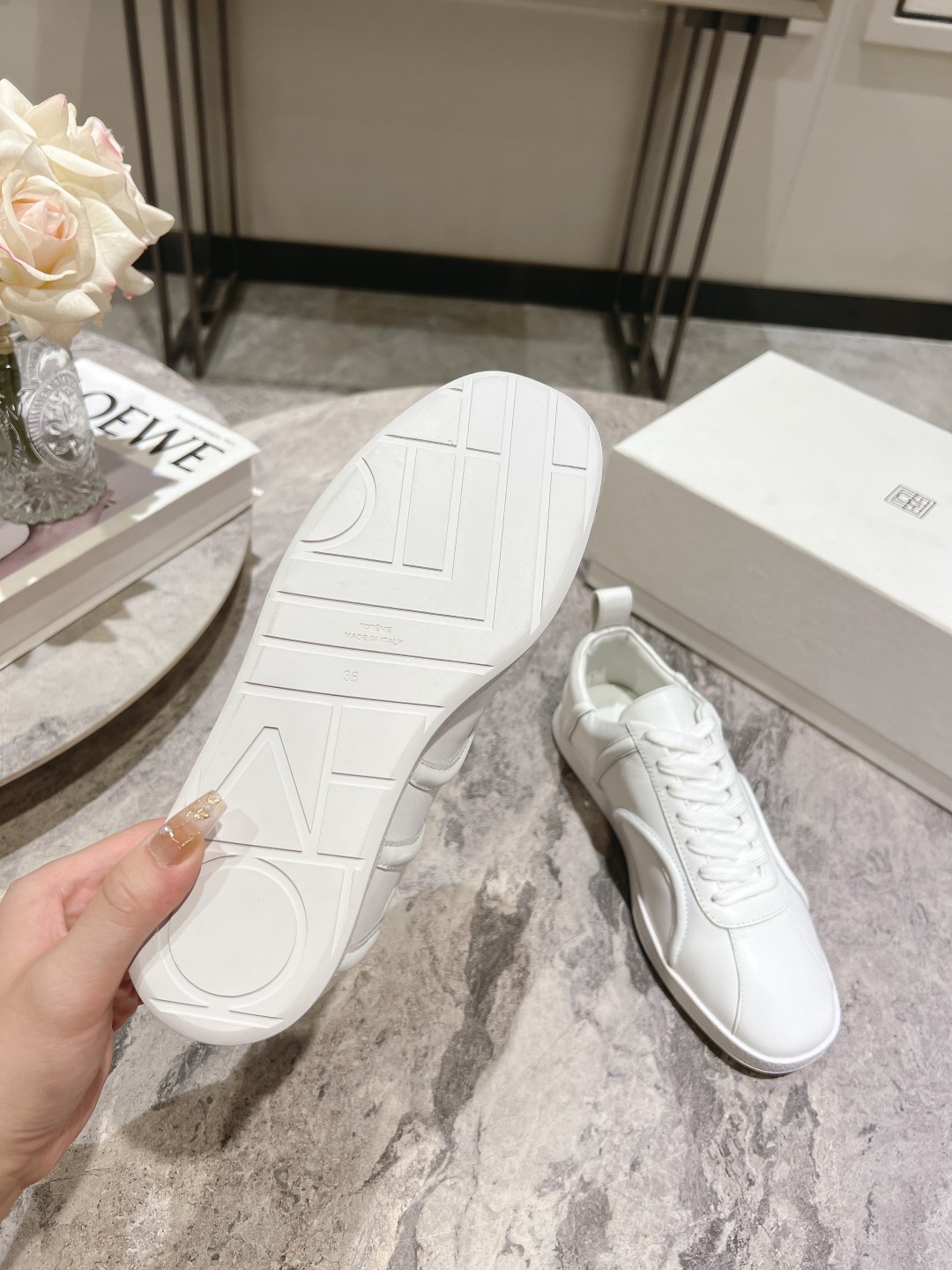 “Toteme’s New Recreational Shoes: Stylish Comfort at $675” - 图片 8