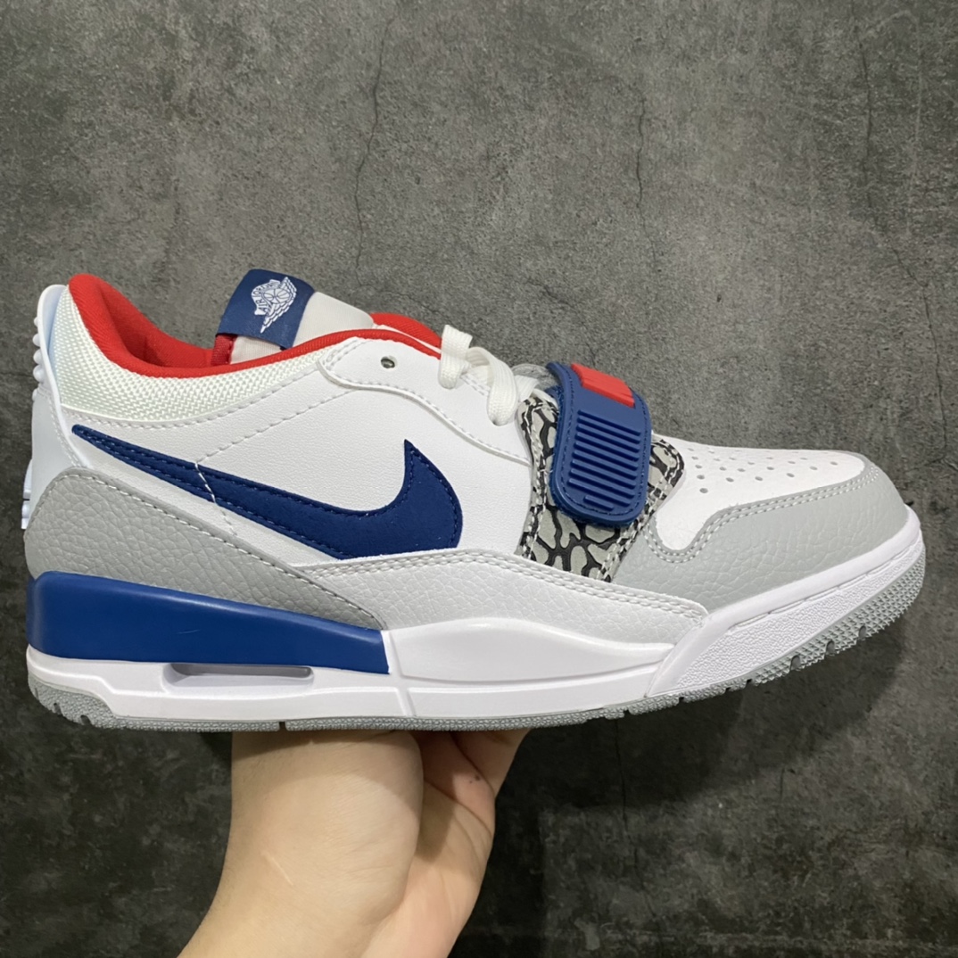 【小绿X版】Air Jordan Legacy AJ312 低帮白蓝 货号：CD7069-104n目前市场最好版本 优于之前各代号版本n最新原鞋开发 独家鞋底模具 目前市场最正确版型 后跟处饰有标志性爆裂纹覆盖层 正确官方原盒原配整洁度一流 鞋身采用了头层皮制作 平台电商直供首选 售后超低  尺码：36 36.5 37.5 38 38.39 40 40.5 41 42 42.5 43 44 44.5 45 46 47.5-莆田鞋批发中心