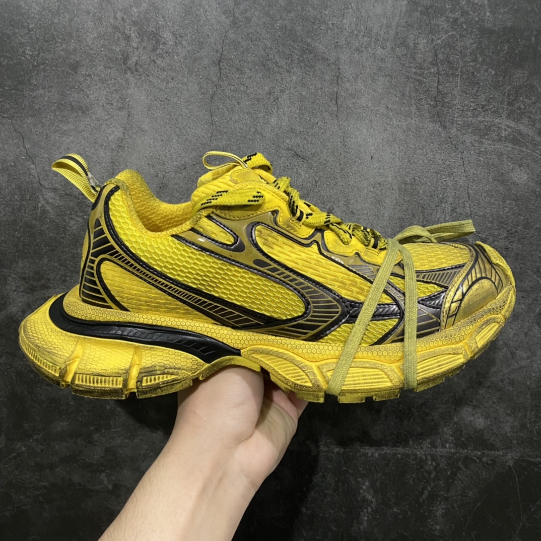 【总裁版】BALENCIAGA 3XL Sneakers 巴黎世家十代网布系带低帮走秀复古老爹鞋全套原纸板楦头开发 最原汁原味的灵魂版型全鞋荧光划线卡点 胶水把控整洁度追求极致完美每一双都是工艺品 多重QC质检 超越公司货的品控标准实实在在的免检产品 原盒原配 正确字体电绣 粗细、位置、大小正确 侧边TPU 透气孔匹配意产原版 正确分离大底 TPU软底 原版一致大底LOGO 立体感十足 原厂皮料水洗做旧 采购原厂网纱 不含皮革 网布材料和聚氨酯 磨损效果 鞋头边缘和后帮 Balenciaga 徽标 鞋面和后跟凸印尺码 鞋舌 3XL 橡胶品牌标识和反光细节 鞋帮拉袢和鞋舌拉祥 配反光细节 备用鞋带在鞋履前侧 可在穿着前取下 便于不同造型搭配 正常尺码  尺码：35 36 37 38 39 40 41 42 43 44 45 46-莆田鞋批发中心