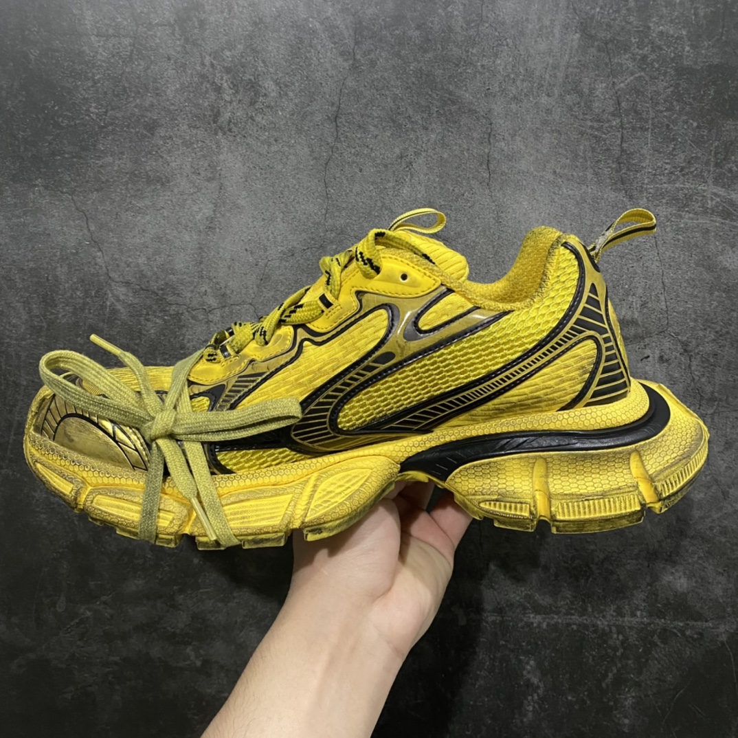 图片[2]-【总裁版】BALENCIAGA 3XL Sneakers 巴黎世家十代网布系带低帮走秀复古老爹鞋全套原纸板楦头开发 最原汁原味的灵魂版型全鞋荧光划线卡点 胶水把控整洁度追求极致完美每一双都是工艺品 多重QC质检 超越公司货的品控标准实实在在的免检产品 原盒原配 正确字体电绣 粗细、位置、大小正确 侧边TPU 透气孔匹配意产原版 正确分离大底 TPU软底 原版一致大底LOGO 立体感十足 原厂皮料水洗做旧 采购原厂网纱 不含皮革 网布材料和聚氨酯 磨损效果 鞋头边缘和后帮 Balenciaga 徽标 鞋面和后跟凸印尺码 鞋舌 3XL 橡胶品牌标识和反光细节 鞋帮拉袢和鞋舌拉祥 配反光细节 备用鞋带在鞋履前侧 可在穿着前取下 便于不同造型搭配 正常尺码  尺码：35 36 37 38 39 40 41 42 43 44 45 46-莆田鞋批发中心