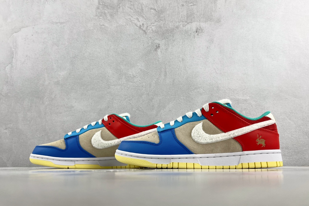  特价 
Nike Dunk Low Year of the Rabbit 兔年 蓝米橙

货号：FD4