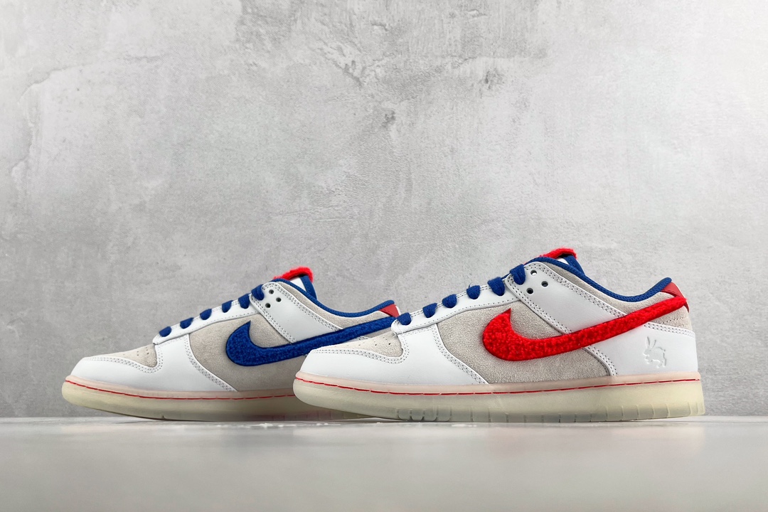  特价 
Nike Dunk Low Year of the Rabbit 白蓝红 大白兔

货号：FD