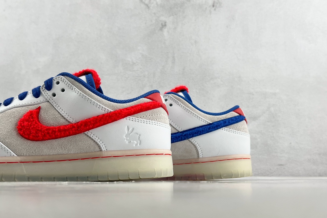  特价 
Nike Dunk Low Year of the Rabbit 白蓝红 大白兔

货号：FD